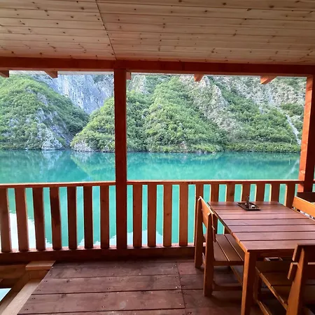 Te Panorama, Komani